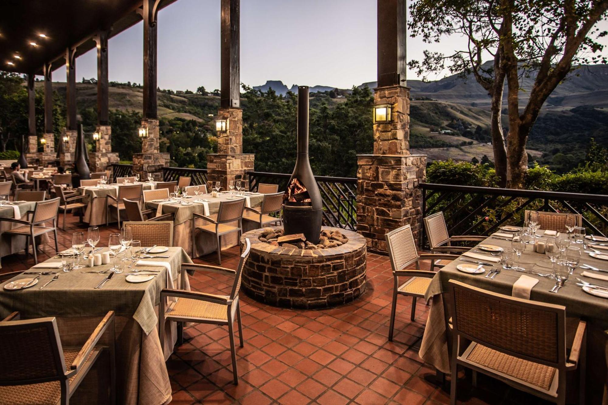 Drakensberg Sun Resort Cathkin Park Eksteriør billede